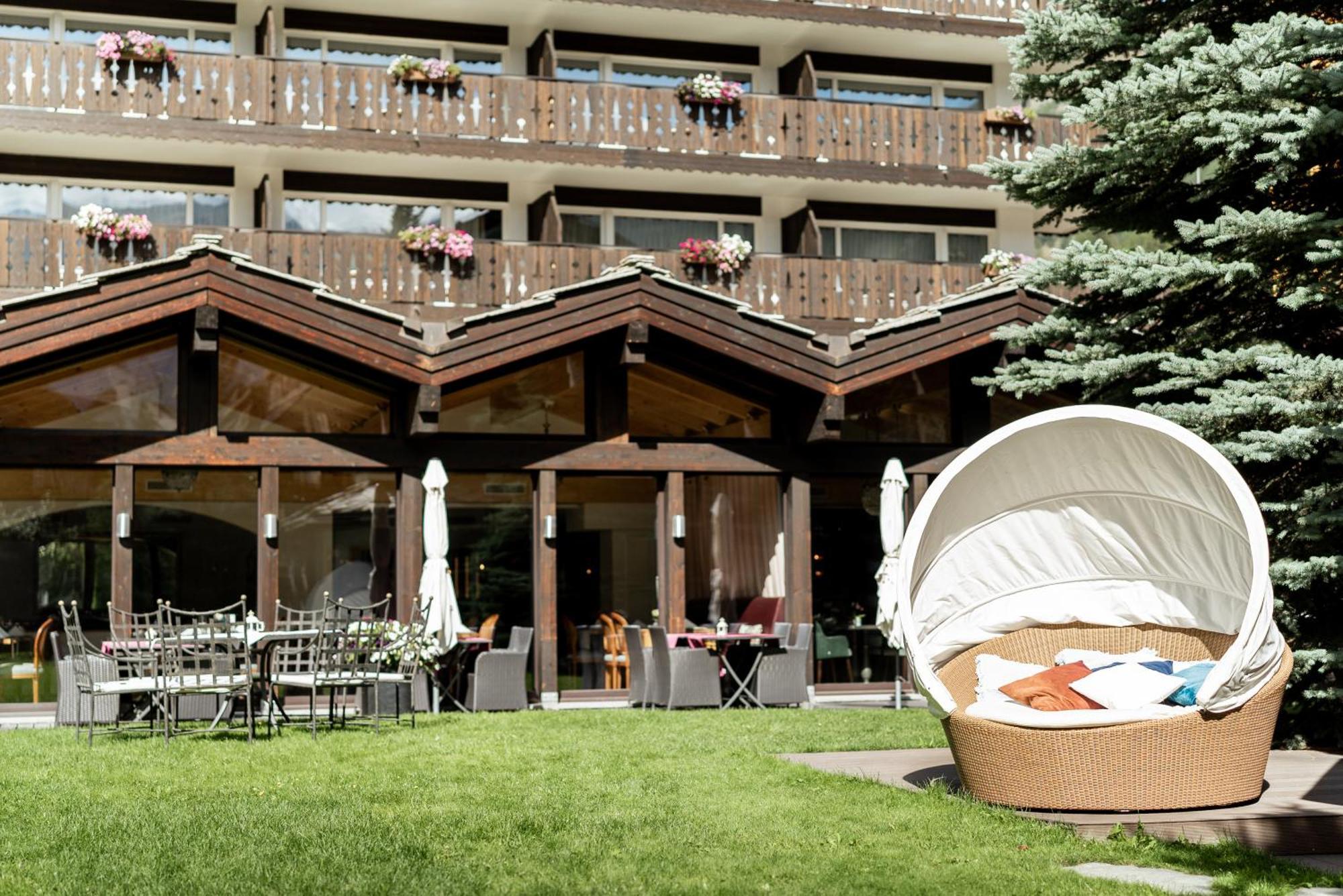 Mirabeau Etoile Hotel Zermatt Bagian luar foto